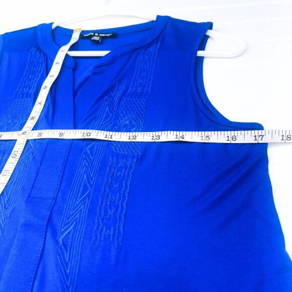 Cable & Gauge | Bright Winter Cobalt |Women's Sleeveless Embroidered Top Size M. - Picture 9 of 9